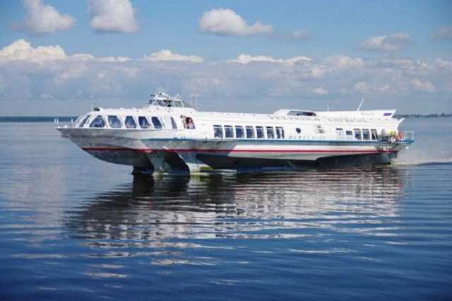 По Днепру хотят запустить скоростные катера