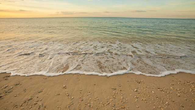 Пляжи Одессы, Бердянска и Затоки пустуют в начале курортного сезона