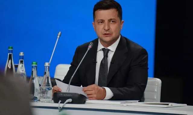 Украинцы оценили борьбу Зеленского с олигархами: результаты опроса