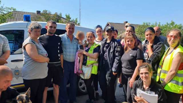 На Николаевщине более 300 человек всю ночь искали 2-летнюю девочку