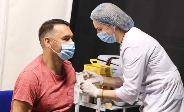 В Днепре три дня подряд будут работать центры массовой вакцинации