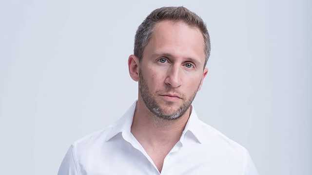 Российский актер Оскар Кучера даст концерт в Одессе после гастролей в Крыму