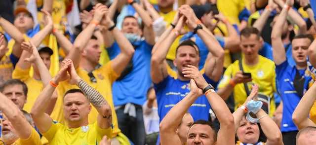 Арена в Бухаресте невероятно исполнила гимн Украины перед матчем Евро-2020 против Северной Македонии