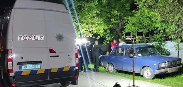 На Черкасщине в авто нашли тело мужчины: при нем было много денег