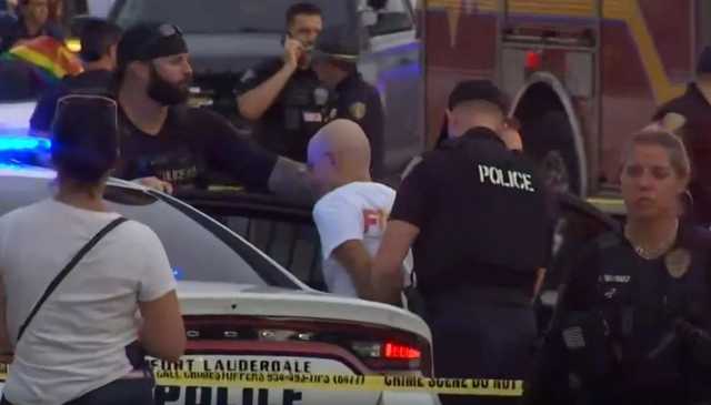 В США авто протаранило людей на гей-параде: есть погибший