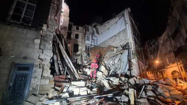 В исторической части французского Бордо обвалились сразу 2 дома: есть пострадавшие