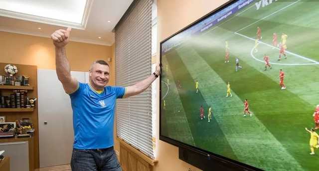 Кличко записал видео в поддержку сборной Украины перед матчем с Австрией