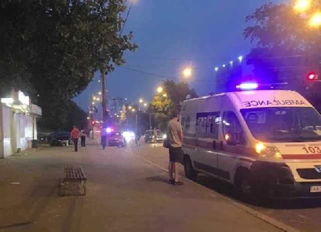 В Киеве при ДТП авто отбросило на пешеходов, есть пострадавшие