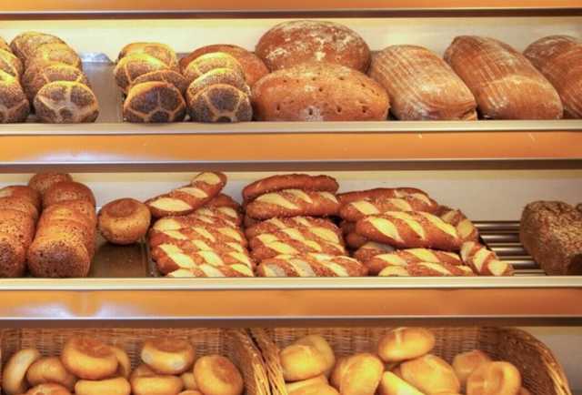 В Киеве на прилавке магазина мышь ела пиццу