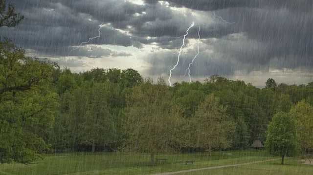 В субботу Украину накроет грозами и начнется постепенное снижение температуры