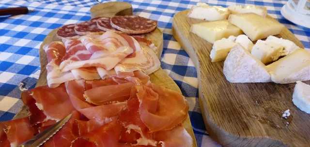 В Украине ожидается дефицит сала: эксперт озвучил прогноз