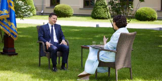 Після інтерв’ю Зеленського ОДА у 22 областях України поширили однакові піар-матеріали