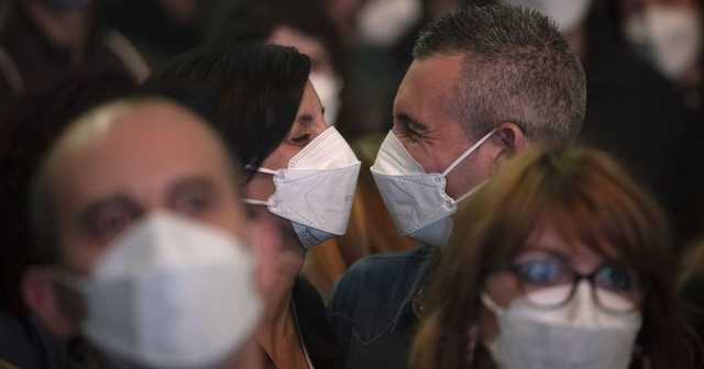 В Испании разрешили ходить на улицах без масок