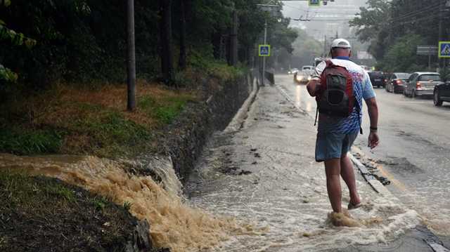 Ялту через неделю после наводнения снова затопило: люди уезжают из города