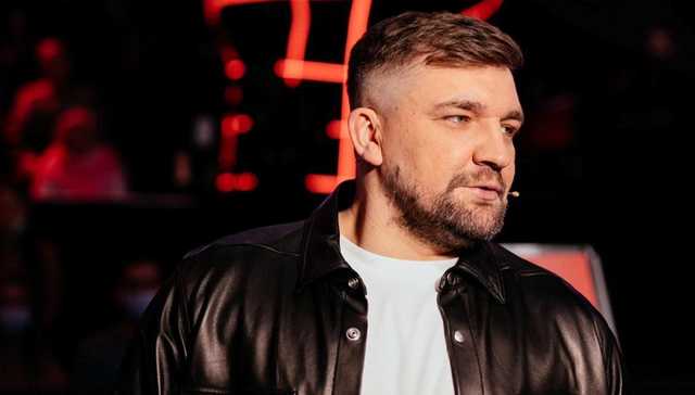 Активисты передали "привет СБУ" перед концертом Басты в Киеве