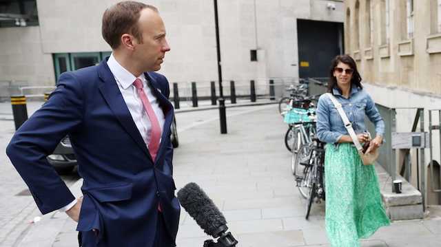 Скандал с главой Минздрава станет серьезным ударом по авторитету Джонсона -The Guardian