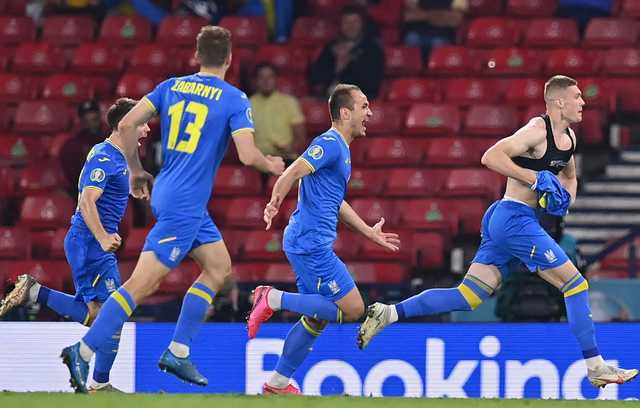 В Раде аплодисментами поздравили сборную Украины, а Арахамия рассказал, как угадал счет