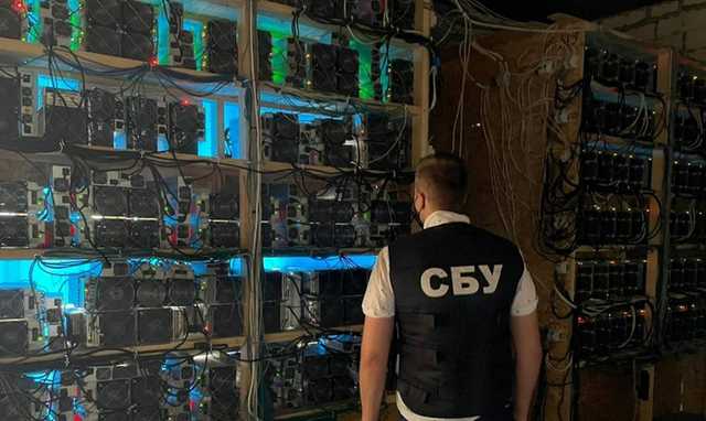 В Нежине «майнеры» воровали электричество у водоканала и скорой