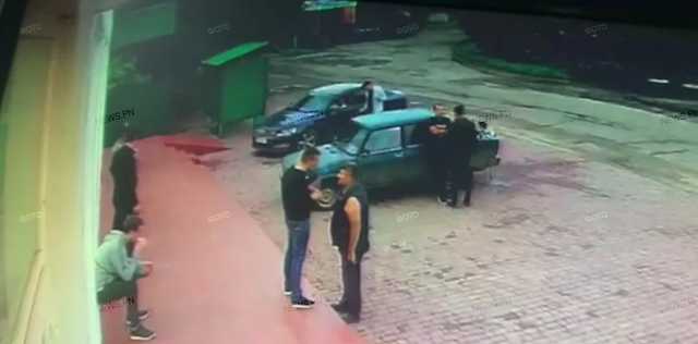 Появилось видео, как житель Николаевщины одним ударом причинил тяжелые травмы односельчанину