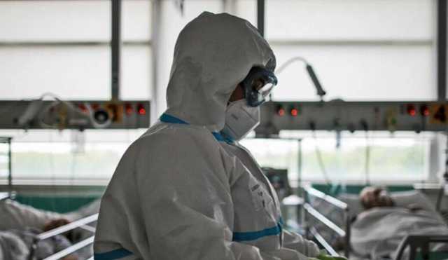 "Заражаются переболевшие и вакцинированные", - эксперт об опасности дельта штамма