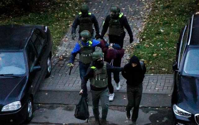 В Беларуси задержали украинца: силовики его увезли в неизвестном направлении