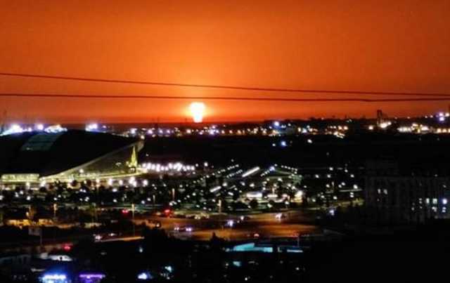 "Извержение грязевого вулкана". В Азербайджане отрицают взрыв на нефтяной платформе