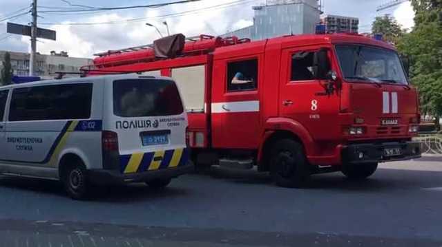 В Киеве "заминировали" КГГА и несколько ТРЦ: выкуп требуют в биткоинах