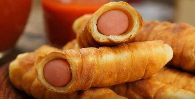 Харьковчанин купил сосиску в тесте с "сюрпризом"