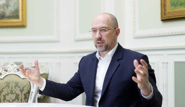 Украина заказала столько вакцин, что хватит всем гражданам, - Шмыгаль