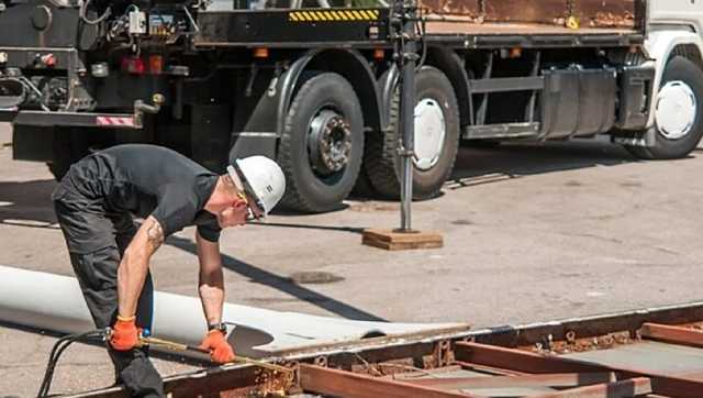 В Днепре предприниматели самостоятельно демонтировали рекламные конструкции