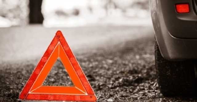 В Киеве произошло лобовое ДТП с опрокидыванием: пострадали дети