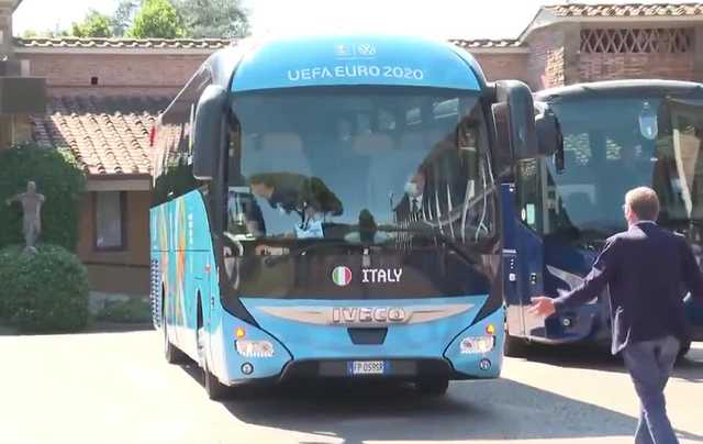 Сборная Италии забыла главу делегации, отправляясь на финал Евро-2020 в Лондон
