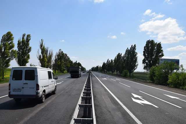 По дороге в Кирилловку водитель Мерседеса демонстрировал автохамство