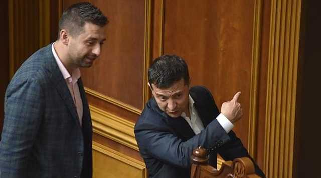 Михаил Ткач: “Господин президент, к Вам товарищ Арахамия!”