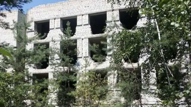 В Житомирской области под завалами кирпича заброшенного здания нашли тело подростка