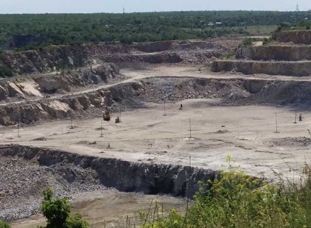 В Запорожье директора карьера подозревают в незаконной добыче ископаемых