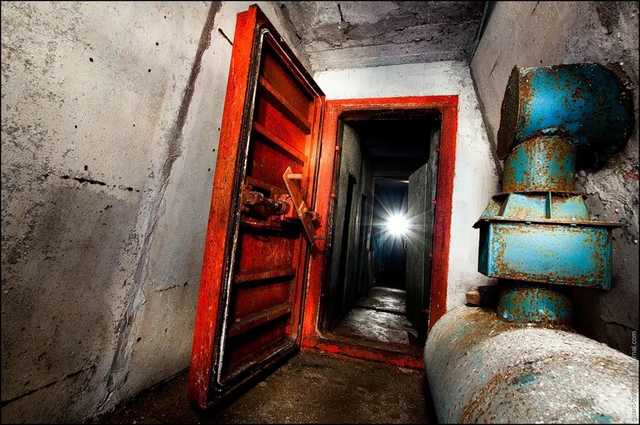 Экс-директору НИИ объявили подозрение из-за уничтожения бомбоубежища в центре Киева