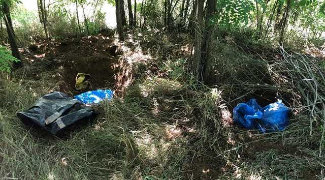 СБУ обнаружила тайники с оружием: один находился возле международного аэропорта