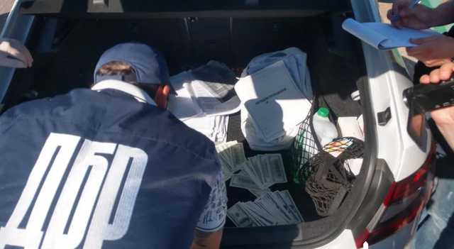 В Бердянске прокурора поймали на взятке в $25 тысяч