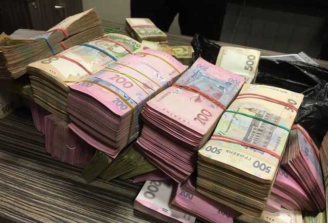 Судитимуть жінку, яка викрала з офісу на столичному Печерську понад 1,1 млн