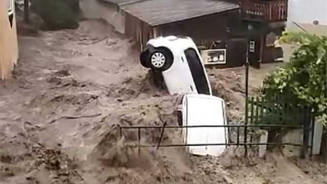 Наводнение добралось до Австрии: спасатели готовятся к худшему