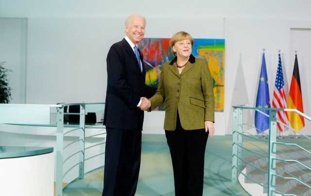 Берлин обязался применить меры, если Россия применит газ как оружие, - Bloomberg