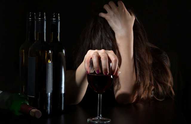 На Житомирщине горе-мать покинула четырех детей и неделю выпивала в соседнем районе