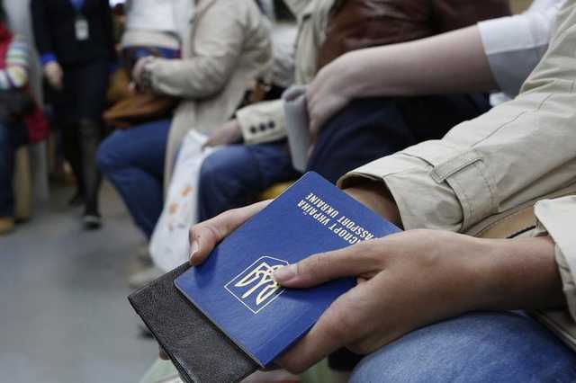 Украинских заробитчан без высшего образования зовут в Чехию: платят больше, чем Зеленскому