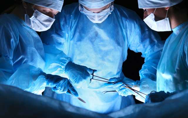 В Днепре во время операции на глазах умер подросток