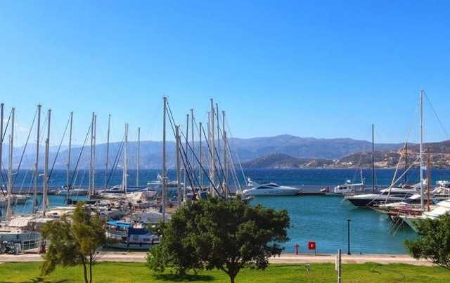 У берегов греческого острова утонула лодка: 9 человек пропали без вести