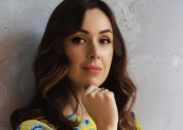 Замминистра инфраструктуры Анна Юрченко скупает Луганскую землю за гроши. Наверное, что-то знает