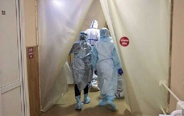 Спаду COVID-19 в Україні немає: епідеміолог заявив про маніпуляції зі статистикою