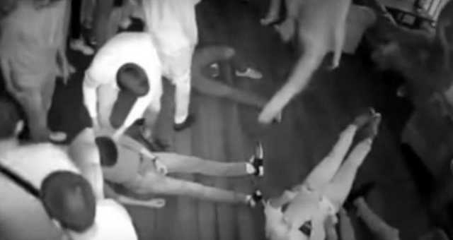 В Днепре на танцполе "Бартоломео" толпой избили людей