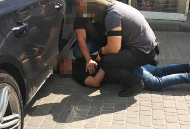 В Киеве немец получил взятку от иракца для миграционной службы